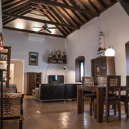 アパート Loft En Casa Palacio Mergelina Parking Gratis サンルーカル・デ・バラメダ