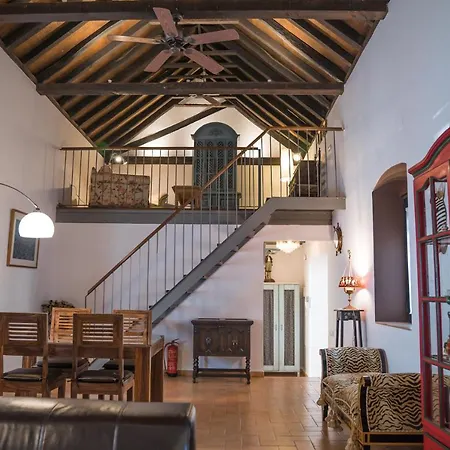 아파트 Loft En Casa Palacio Mergelina Parking Gratis *